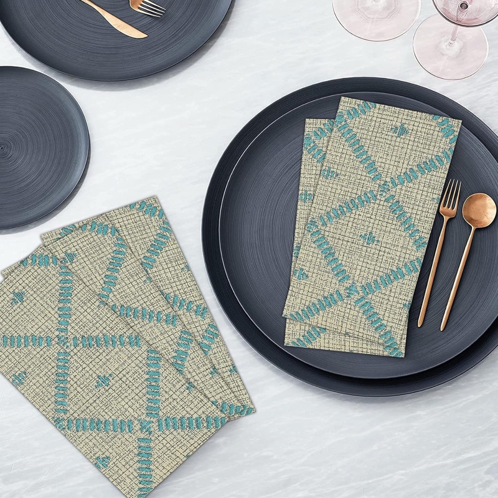 Geometric Patterned Tablecloth - Picture 7 of 8